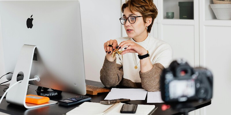 Lady at laptop